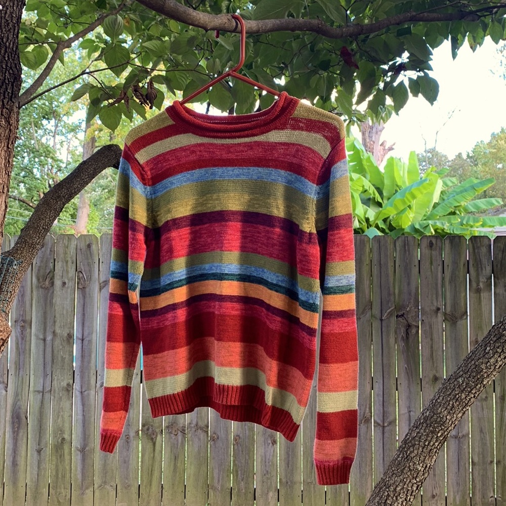 Tiara inter. Colorful striped sweater